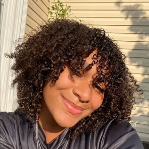 Meet your Posher, Hannah